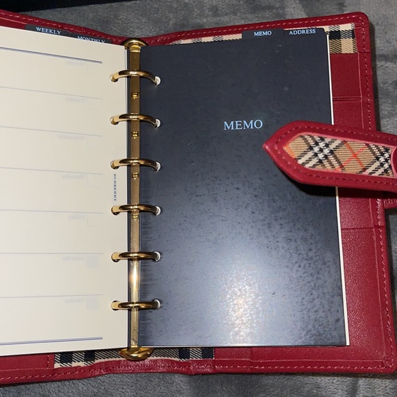 Burberry preloved leather pocket notebook excellent condition comes with box - Picture 7 of 16